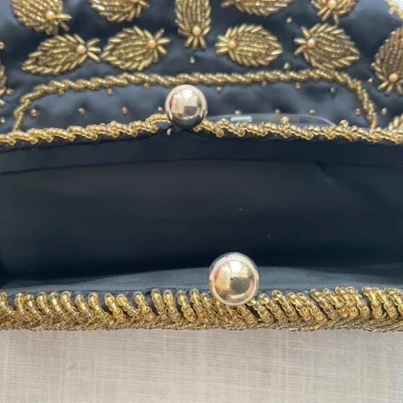 •Vintage 70s Handcrafted Black Silk Pineapple Shaped Beading Purse Clutch - Picture 11 of 13